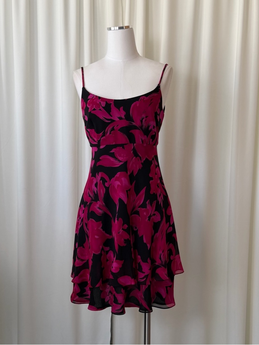 Vintage A.J. Bari 100% Silk Floral Tiered Mini Dress Pink & Black Size 10. - Picture 6 of 15